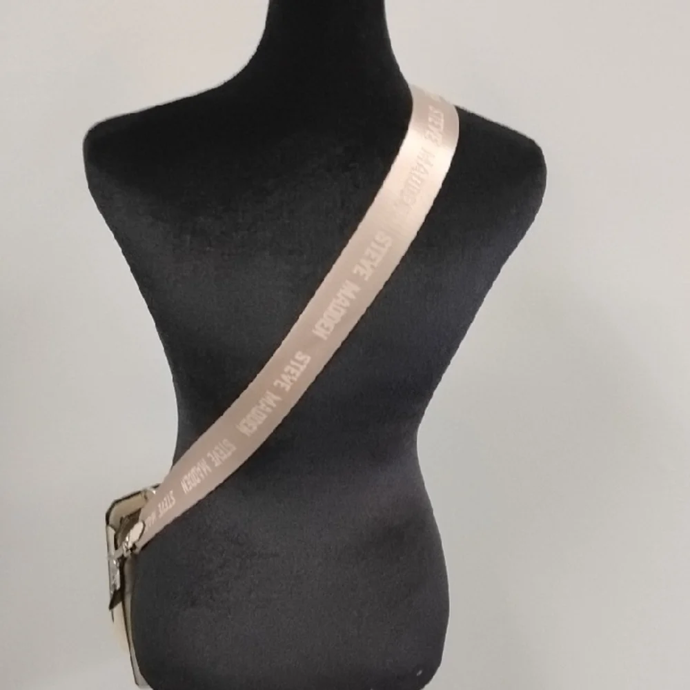 Steve Madden Vanilla Faux Leather Convertible Crossbody Bag - Picture 4 of 13
